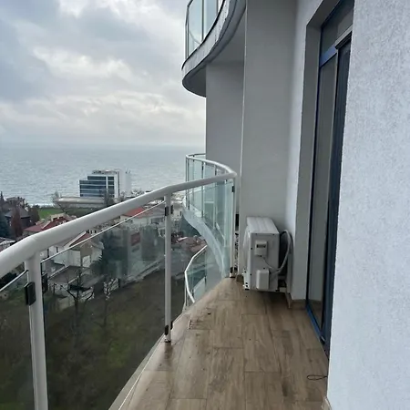 Julia Apartment *